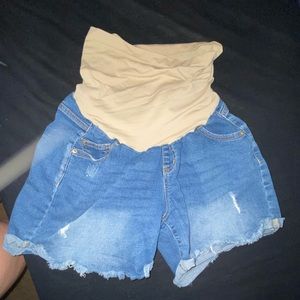 Maternity shorts
